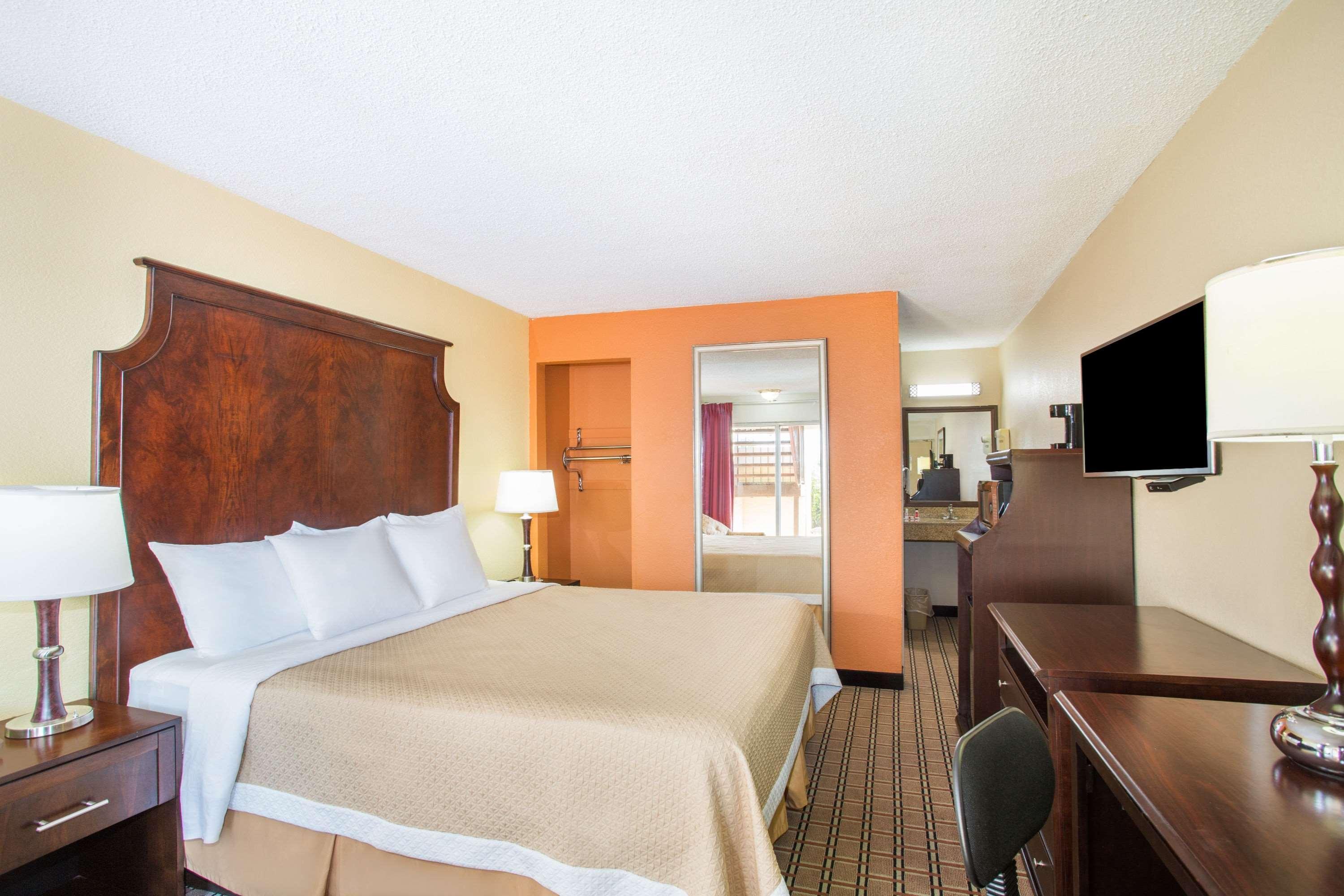 Days Inn By Wyndham Blytheville Buitenkant foto