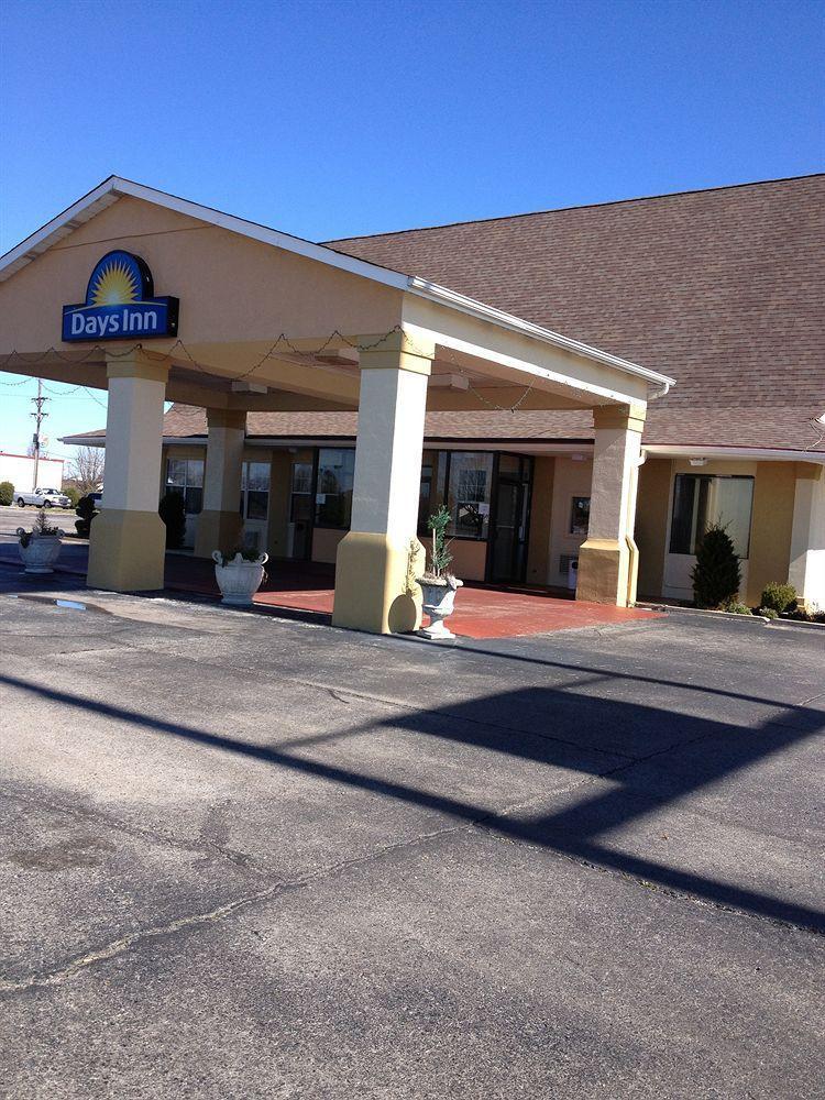 Days Inn By Wyndham Blytheville Buitenkant foto