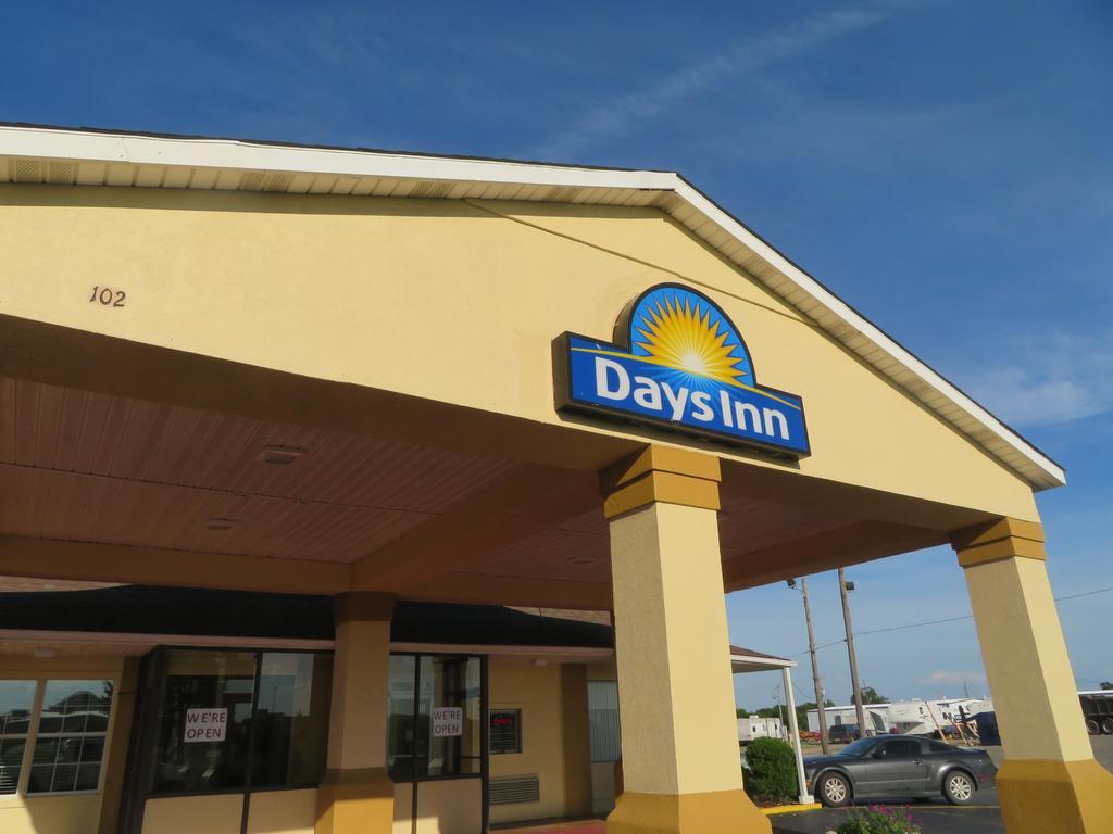 Days Inn By Wyndham Blytheville Buitenkant foto