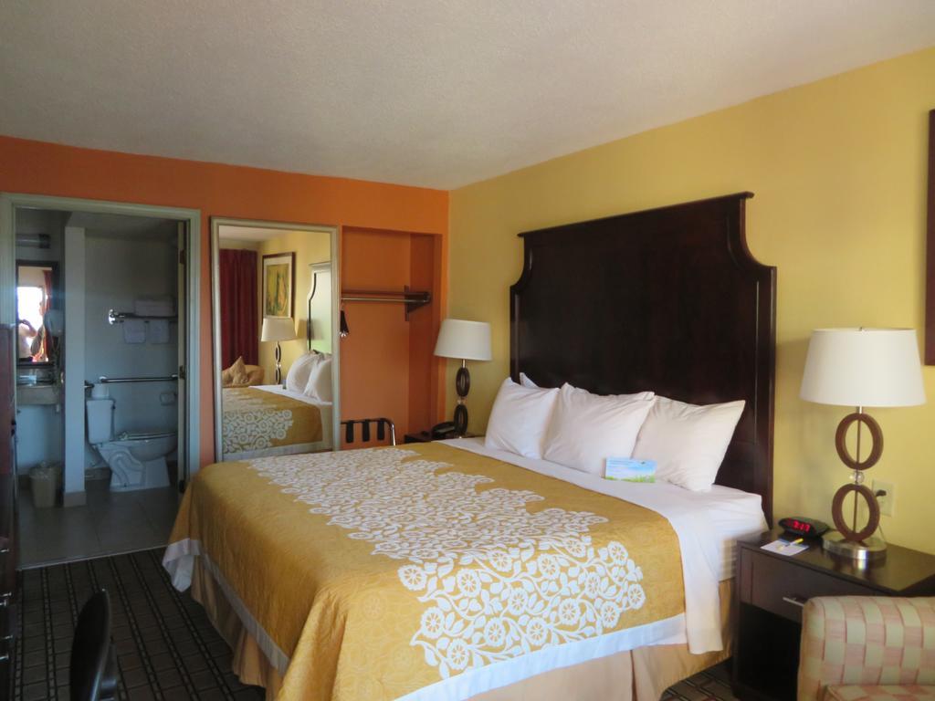 Days Inn By Wyndham Blytheville Buitenkant foto