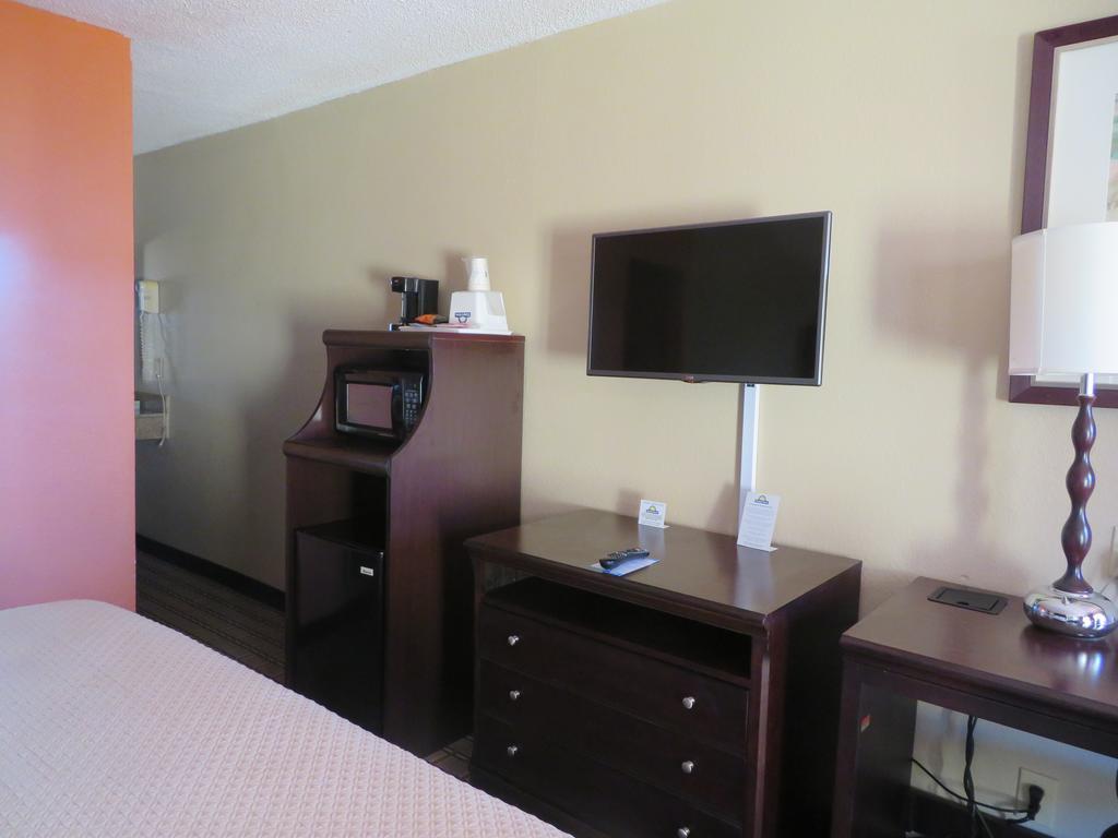 Days Inn By Wyndham Blytheville Buitenkant foto