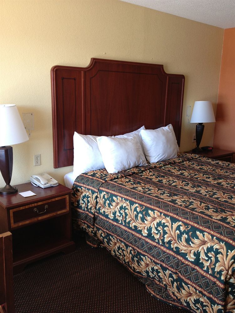 Days Inn By Wyndham Blytheville Buitenkant foto