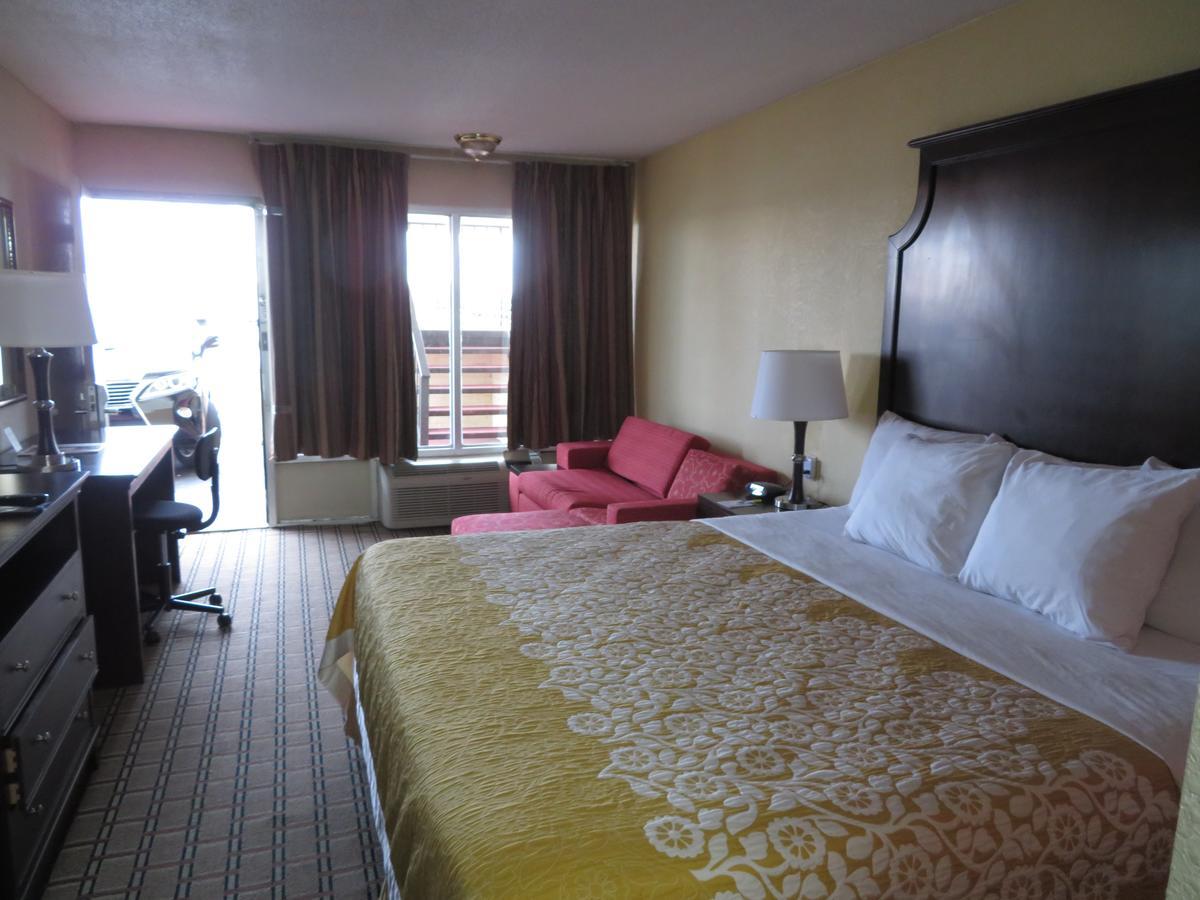 Days Inn By Wyndham Blytheville Buitenkant foto