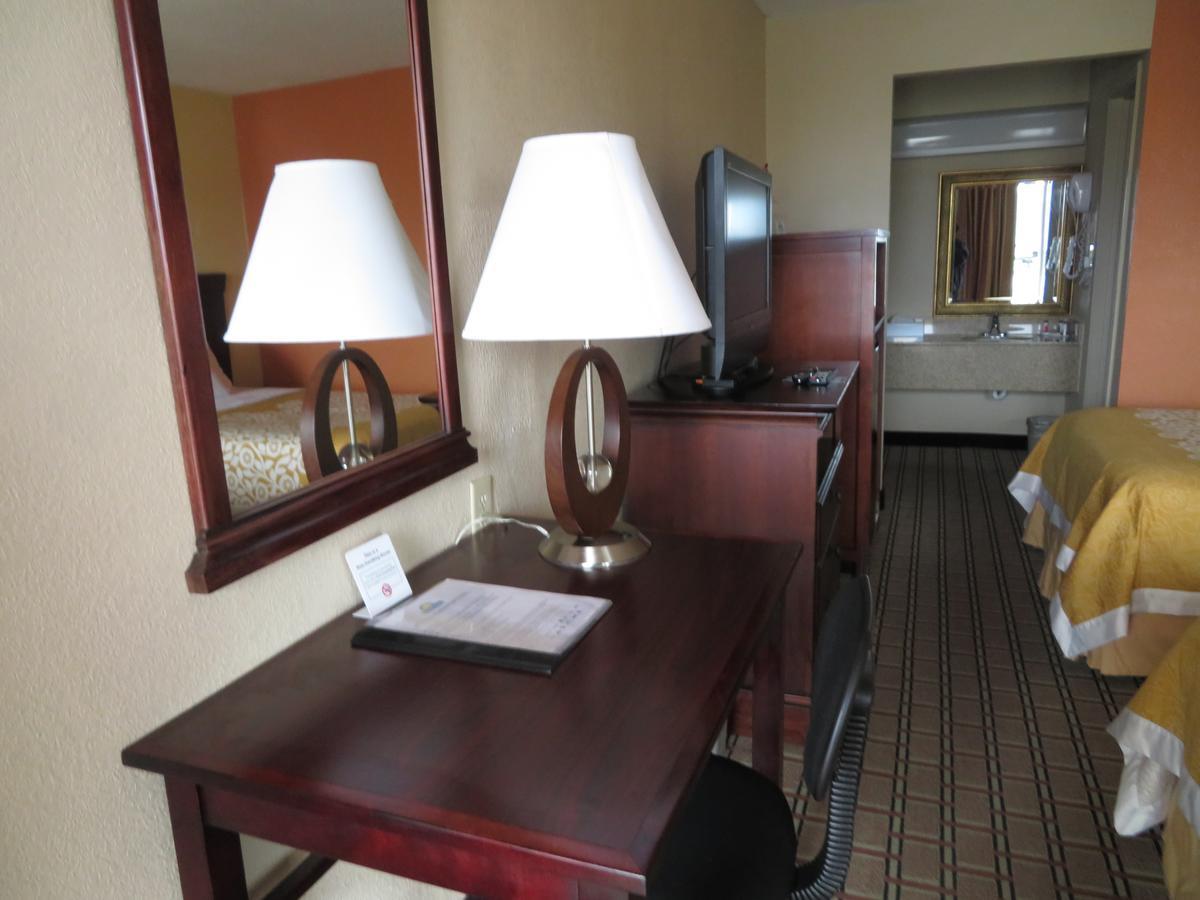 Days Inn By Wyndham Blytheville Buitenkant foto