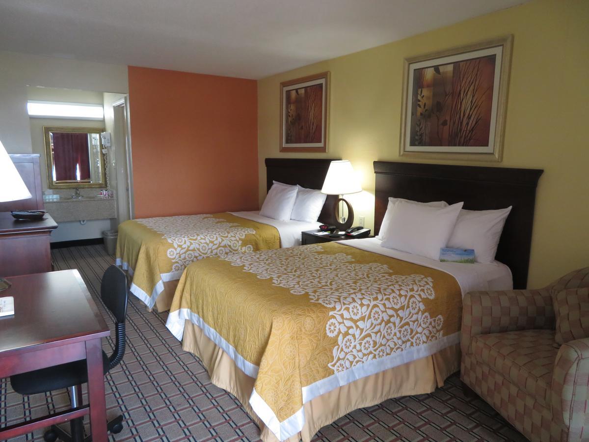 Days Inn By Wyndham Blytheville Buitenkant foto