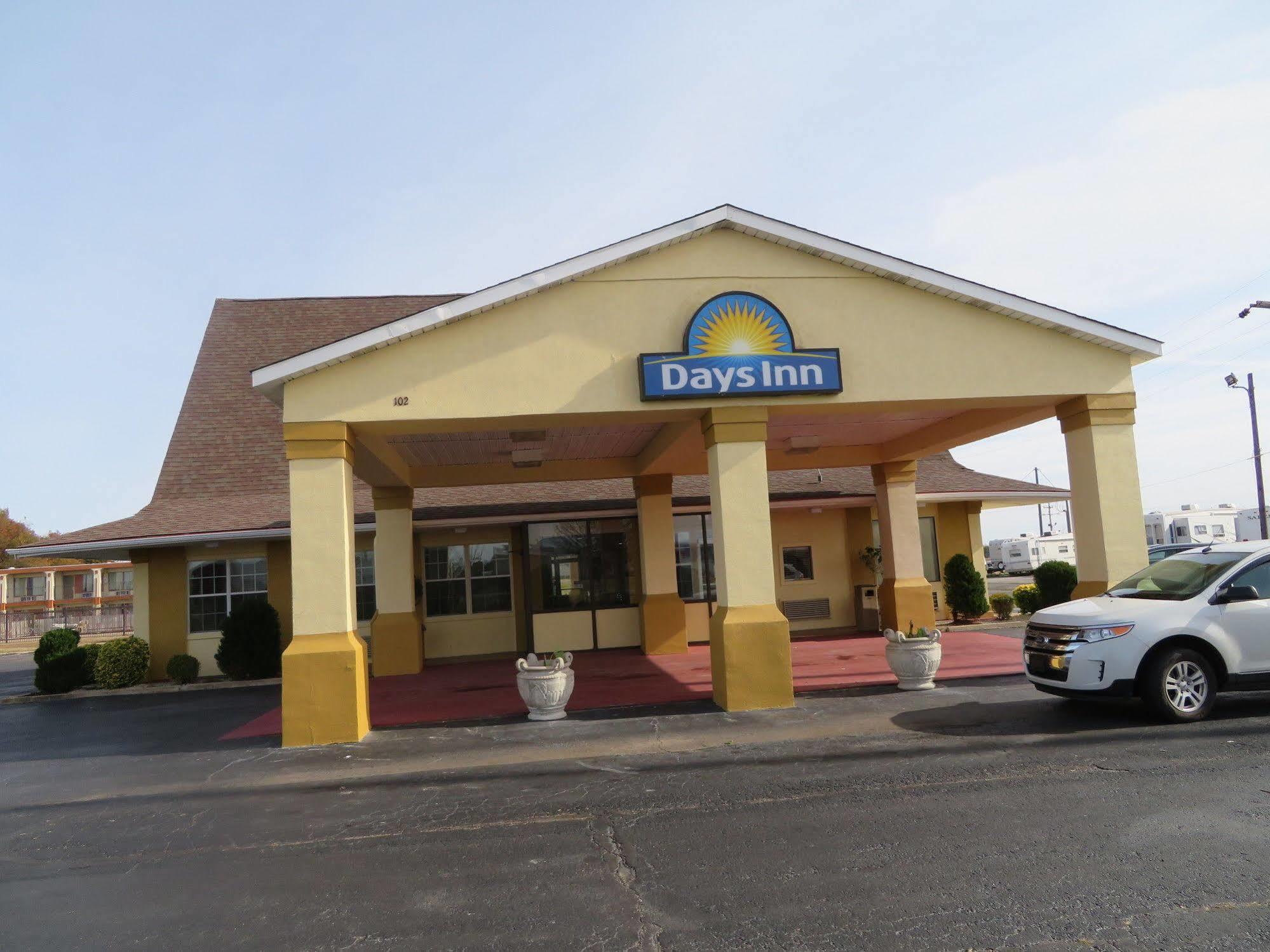 Days Inn By Wyndham Blytheville Buitenkant foto