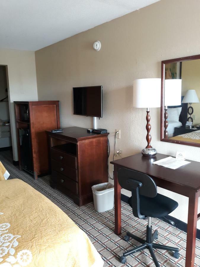 Days Inn By Wyndham Blytheville Buitenkant foto